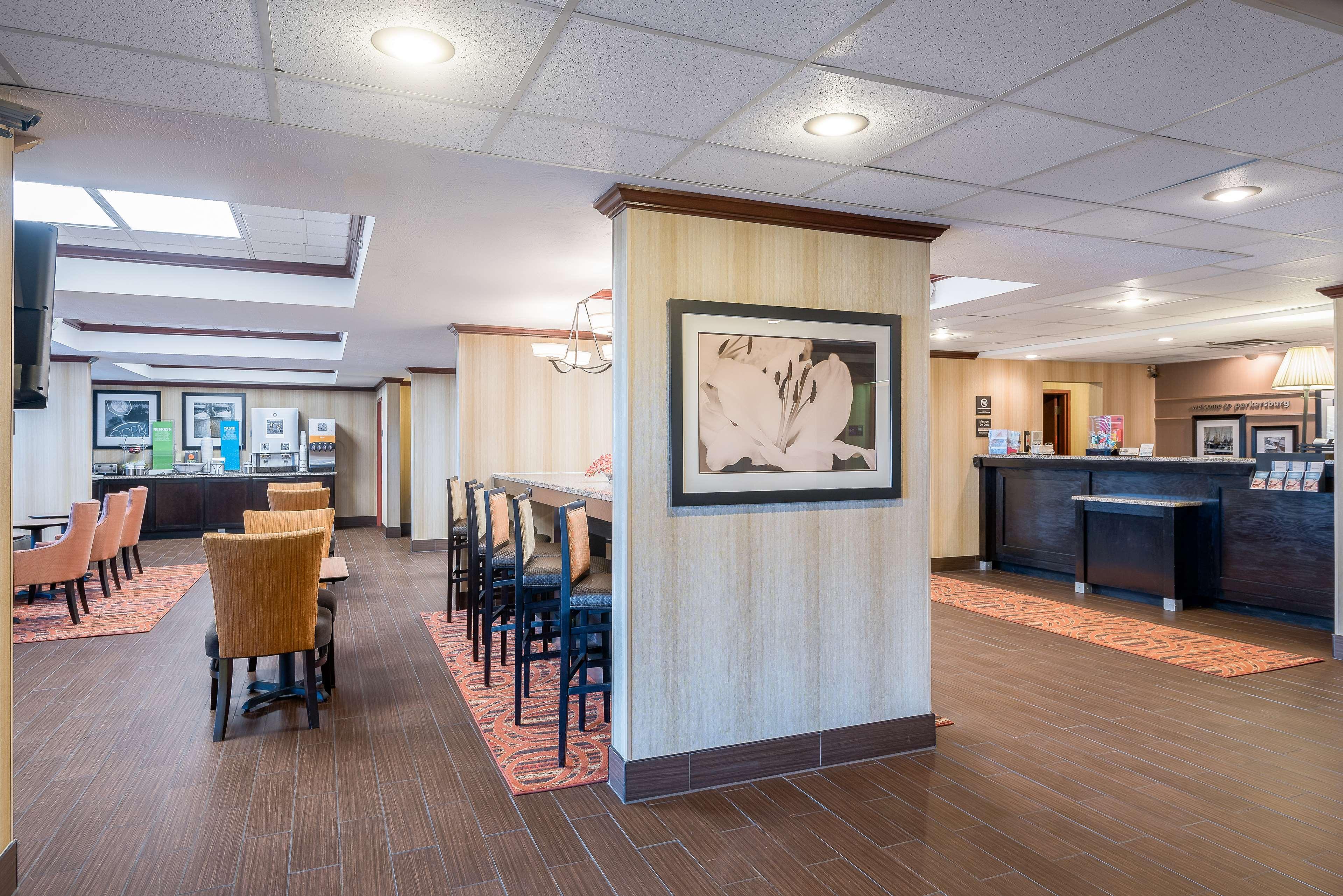 Hampton Inn Parkersburg/Mineral Wells Exterior foto