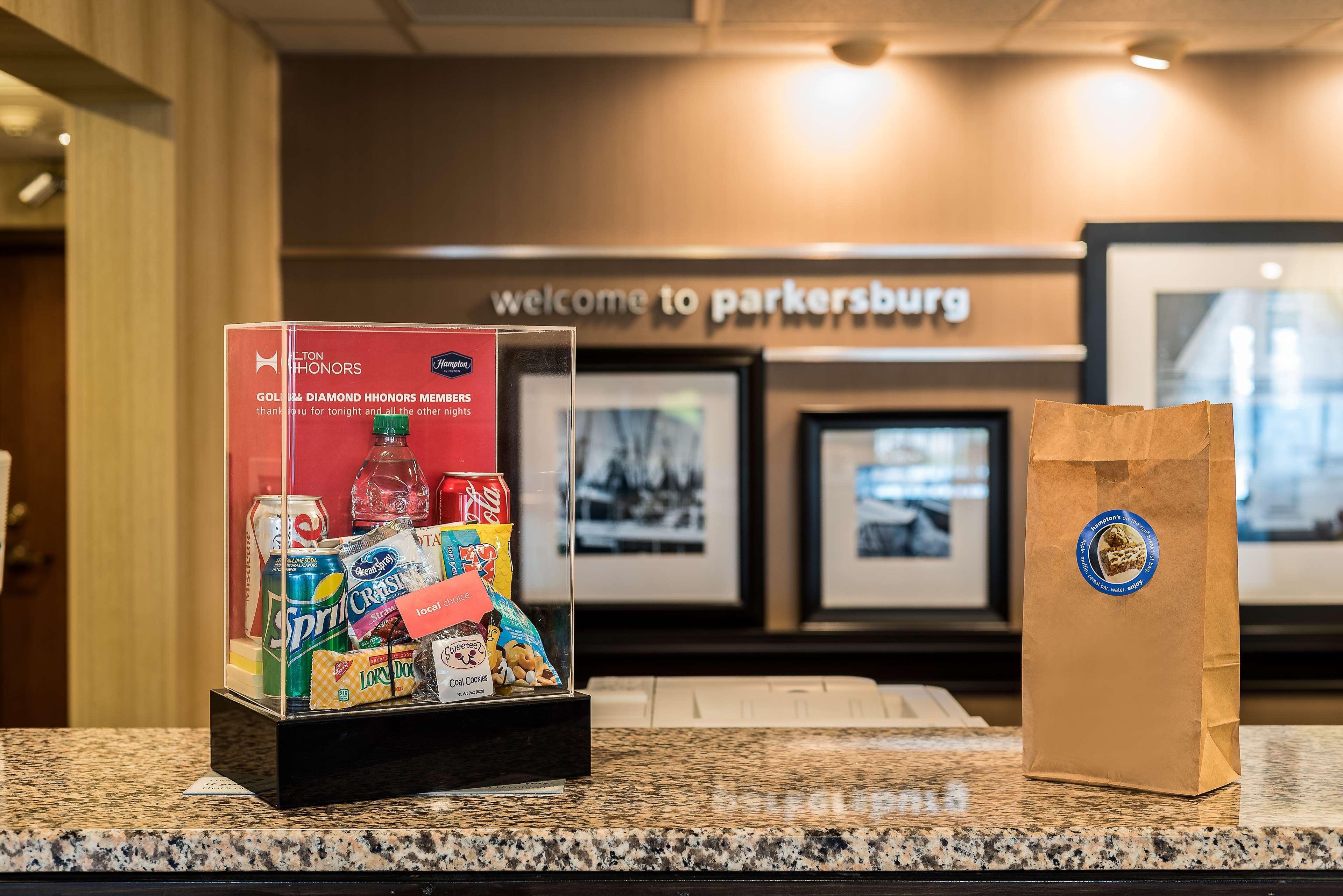 Hampton Inn Parkersburg/Mineral Wells Exterior foto