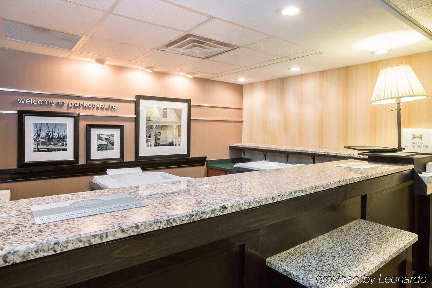 Hampton Inn Parkersburg/Mineral Wells Exterior foto